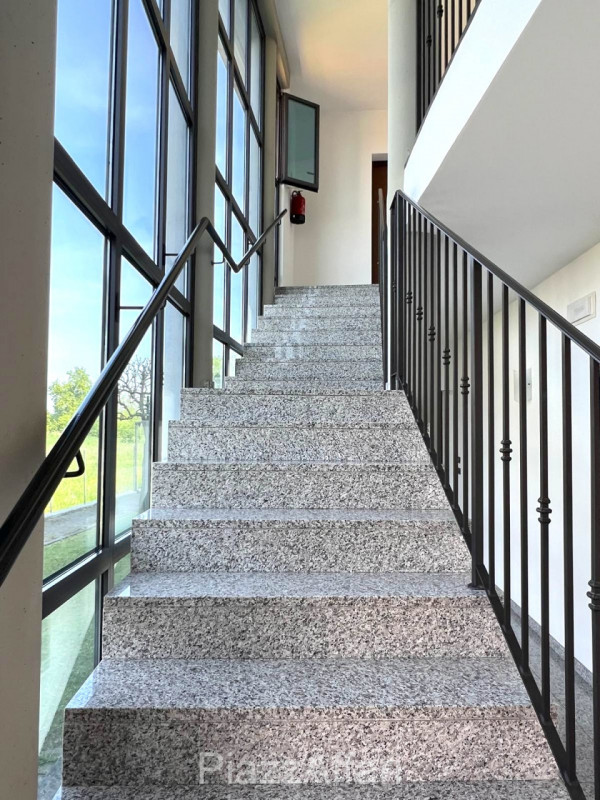 In palazzina di poche unità abitative e di recente costruzione, appartamento disposto su 2 livell...