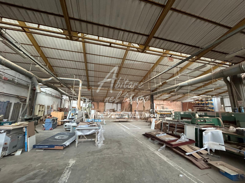 VILLA DEL CONTE (PD)

Proponiamo in esclusiva di vendita un compendio immobiliare dalle grandi po...