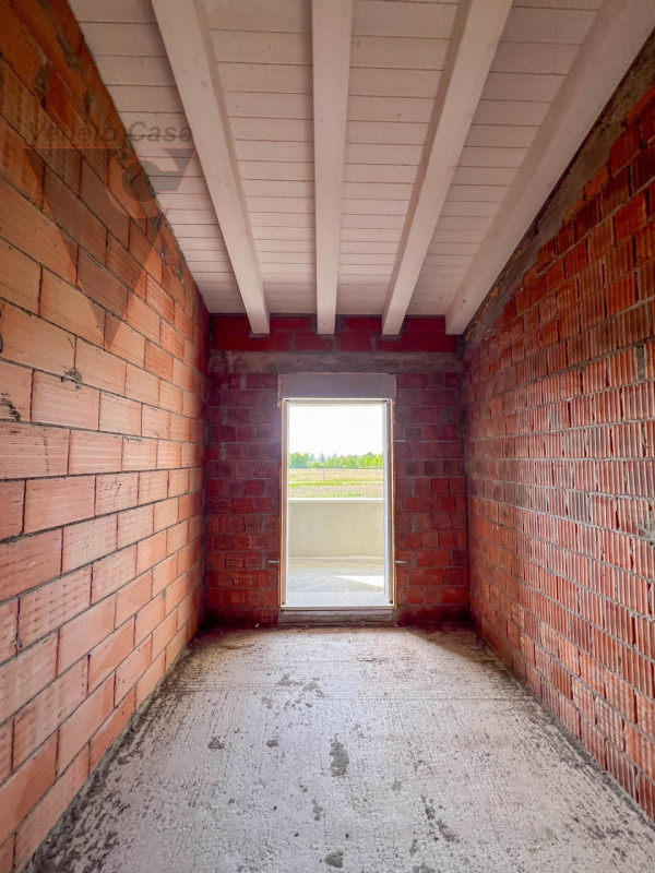 Proponiamo in vendita una splendida porzione di quadrifamiliare di nuova costruzione allo stato d...