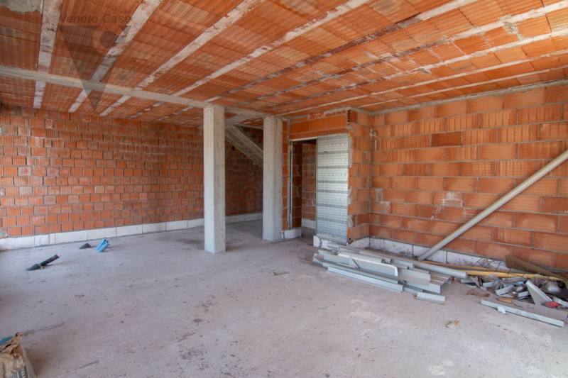 Proponiamo in vendita una splendida porzione di quadrifamiliare di nuova costruzione allo stato d...