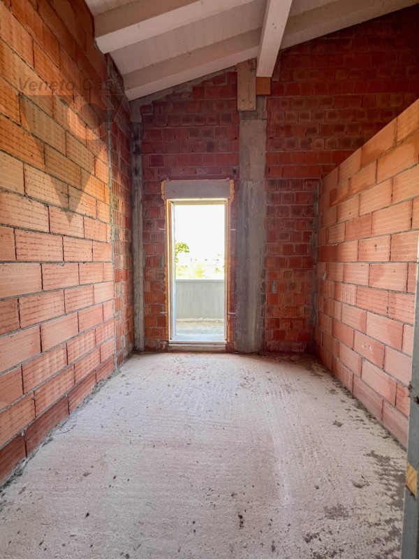 Proponiamo in vendita una splendida porzione di quadrifamiliare di nuova costruzione allo stato d...