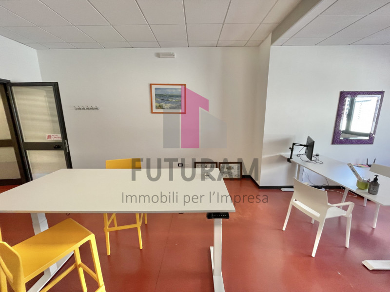 CAMISANO VICENTINO - 42FIL -PER INFO 0444/310220 

IN ZONA DI FORTE PASSAGGIO E BEN SERVITA, SI P...