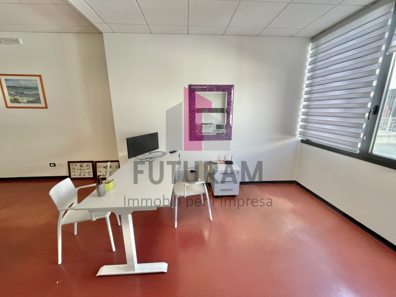 CAMISANO VICENTINO - 42FIL -PER INFO 0444/310220 

IN ZONA DI FORTE PASSAGGIO E BEN SERVITA, SI P...