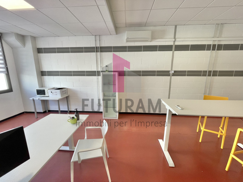 CAMISANO VICENTINO - 42FIL -PER INFO 0444/310220 

IN ZONA DI FORTE PASSAGGIO E BEN SERVITA, SI P...