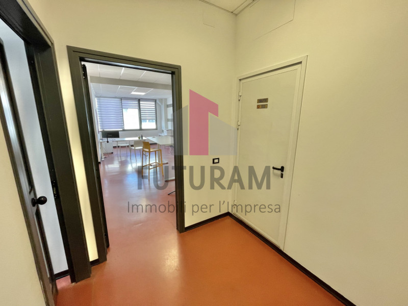 CAMISANO VICENTINO - 42FIL -PER INFO 0444/310220 

IN ZONA DI FORTE PASSAGGIO E BEN SERVITA, SI P...