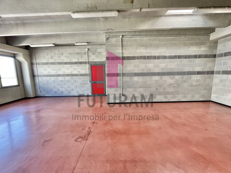 CAMISANO VICENTINO-  43FIL- PER INFO  0444/310220 

IN CONTESTO MISTO DIREZIONALE COMMERCIALE SI ...