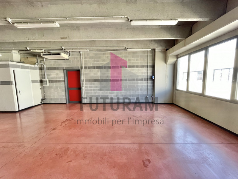 CAMISANO VICENTINO-  43FIL- PER INFO  0444/310220 

IN CONTESTO MISTO DIREZIONALE COMMERCIALE SI ...