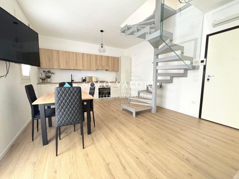 Rif. A931 – Mini appartamento su due livelli arredato – Castelfranco Veneto centro

 Per informaz...