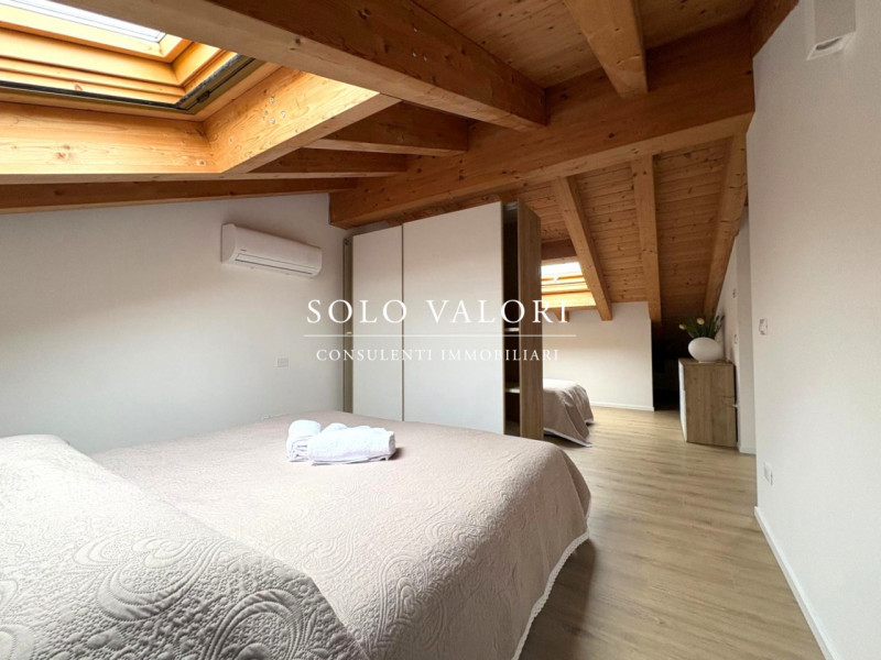 Rif. A931 – Mini appartamento su due livelli arredato – Castelfranco Veneto centro

 Per informaz...