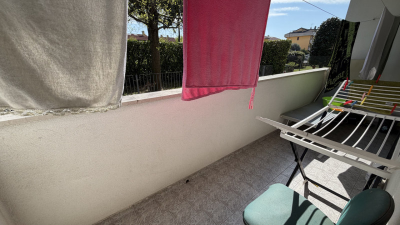 Scopri l'opportunità di vivere nel cuore della tranquillità e del comfort con questo magnifico ap...