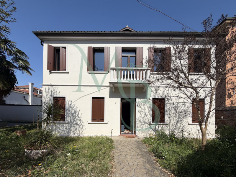 PADOVA – PORTA PORTELLO. Nel cuore di una delle zone più autentiche e ricercate della città, prop...