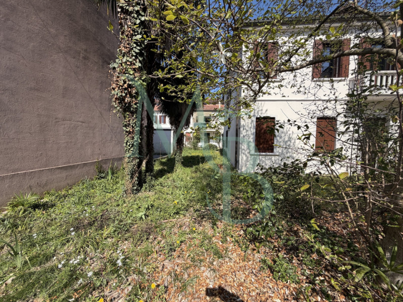 PADOVA – PORTA PORTELLO. Nel cuore di una delle zone più autentiche e ricercate della città, prop...