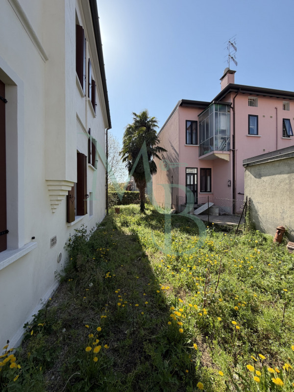 PADOVA – PORTA PORTELLO. Nel cuore di una delle zone più autentiche e ricercate della città, prop...