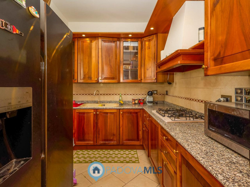 Immobile in esclusiva al Gruppo Padova MLS

In una delle zone residenziali più tranquille e richi...