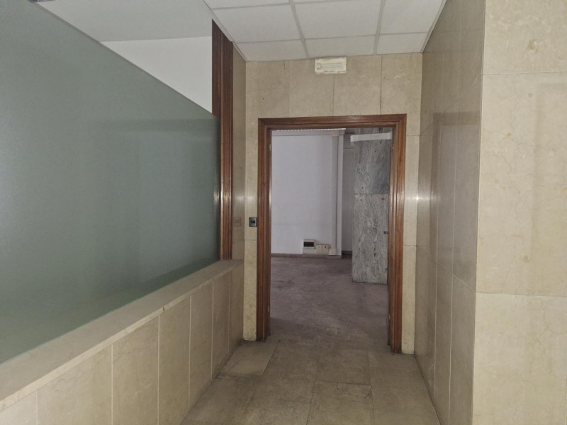 Proponiamo in vendita un ampio ufficio a Padova, situato in Via G. Berchet 9, in una zona semicen...