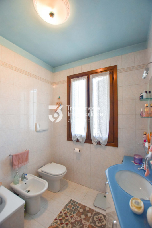 (Per INFO Feltrin Simone) Proponiamo in vendita un appartamento al primo piano a Paese, situato i...