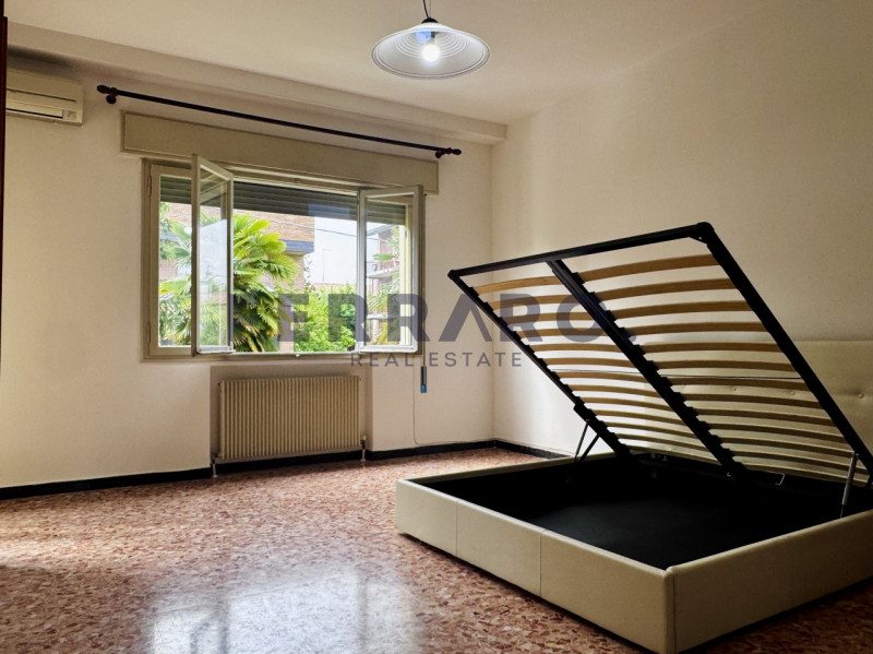 Treviso, zona San Lazzaro. Codice YA13

Stanza per studenti/studentesse in affitto a Treviso

Pro...