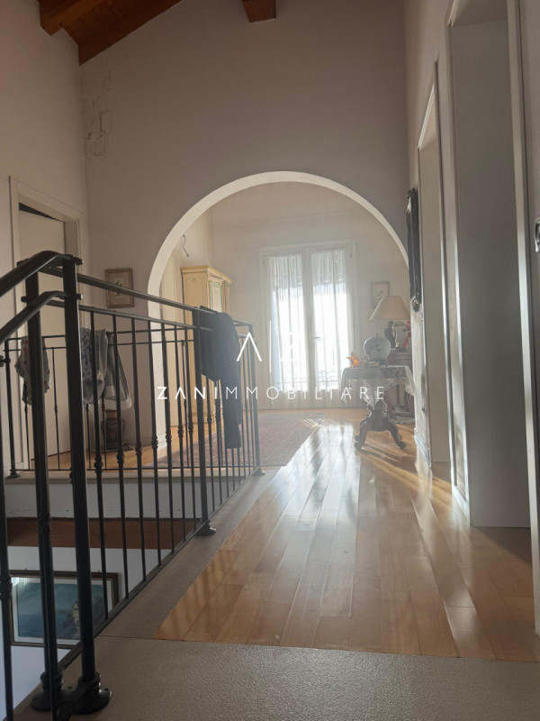 Proponiamo in vendita un’ampia proprietà nel comune di San Martino di Lupari, zona tranquilla e s...