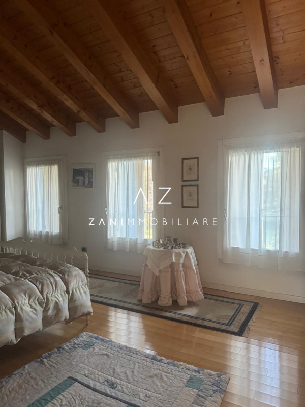 Proponiamo in vendita un’ampia proprietà nel comune di San Martino di Lupari, zona tranquilla e s...