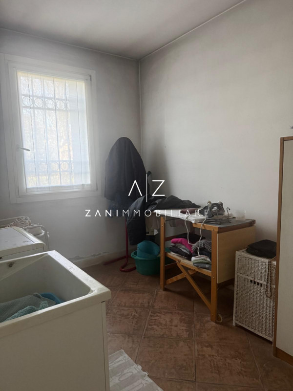 Proponiamo in vendita un’ampia proprietà nel comune di San Martino di Lupari, zona tranquilla e s...