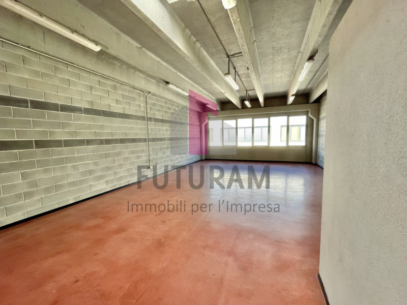 CAMISANO VICENTINO- 44FIL- PER INFO 0444/310220

IN CONTESTO MISTO DIREZIONALE COMMERCIALE SI AFF...