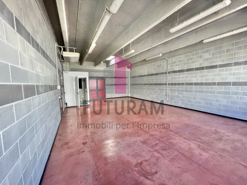 CAMISANO VICENTINO- 44FIL- PER INFO 0444/310220

IN CONTESTO MISTO DIREZIONALE COMMERCIALE SI AFF...