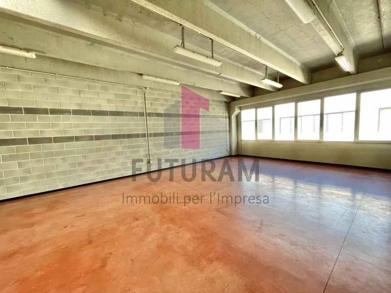 CAMISANO VICENTINO- 44FIL- PER INFO 0444/310220

IN CONTESTO MISTO DIREZIONALE COMMERCIALE SI AFF...