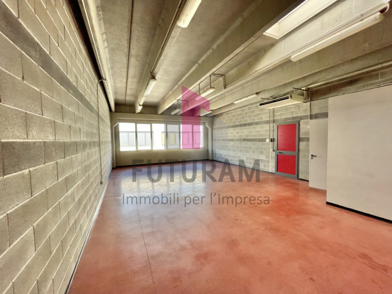 CAMISANO VICENTINO- 45FIL- PER INFO 0444/310220

IN CONTESTO MISTO DIREZIONALE COMMERCIALE SI AFF...