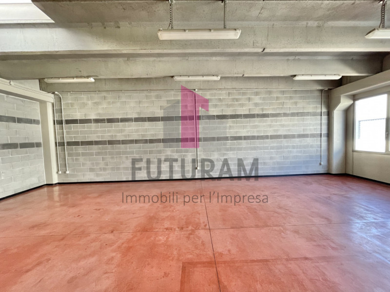 CAMISANO VICENTINO- 45FIL- PER INFO 0444/310220

IN CONTESTO MISTO DIREZIONALE COMMERCIALE SI AFF...