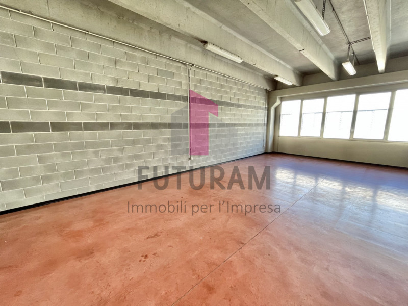 CAMISANO VICENTINO- 45FIL- PER INFO 0444/310220

IN CONTESTO MISTO DIREZIONALE COMMERCIALE SI AFF...