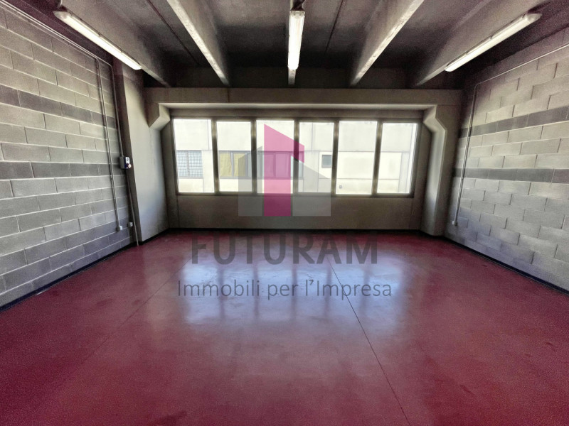 CAMISANO VICENTINO- 45FIL- PER INFO 0444/310220

IN CONTESTO MISTO DIREZIONALE COMMERCIALE SI AFF...