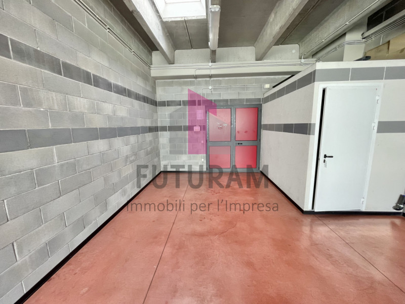 CAMISANO VICENTINO- 45FIL- PER INFO 0444/310220

IN CONTESTO MISTO DIREZIONALE COMMERCIALE SI AFF...