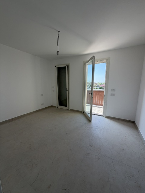 Vigodarzere zona centrale proponiamo nuovo appartamento  al 2° ed ultimo piano con ascensore.

L'...