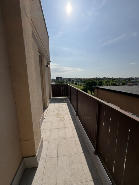 Vigodarzere zona centrale proponiamo nuovo appartamento  al 2° ed ultimo piano con ascensore.

L'...