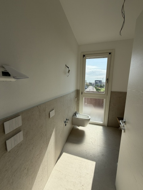 Vigodarzere zona centrale proponiamo nuovo appartamento  al 2° ed ultimo piano con ascensore.

L'...