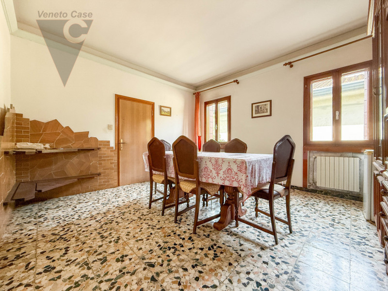 LOCALITA' CARPANE - CASA SINGOLA
Proponiamo in vendita, nella località Carpane, una casa singola ...