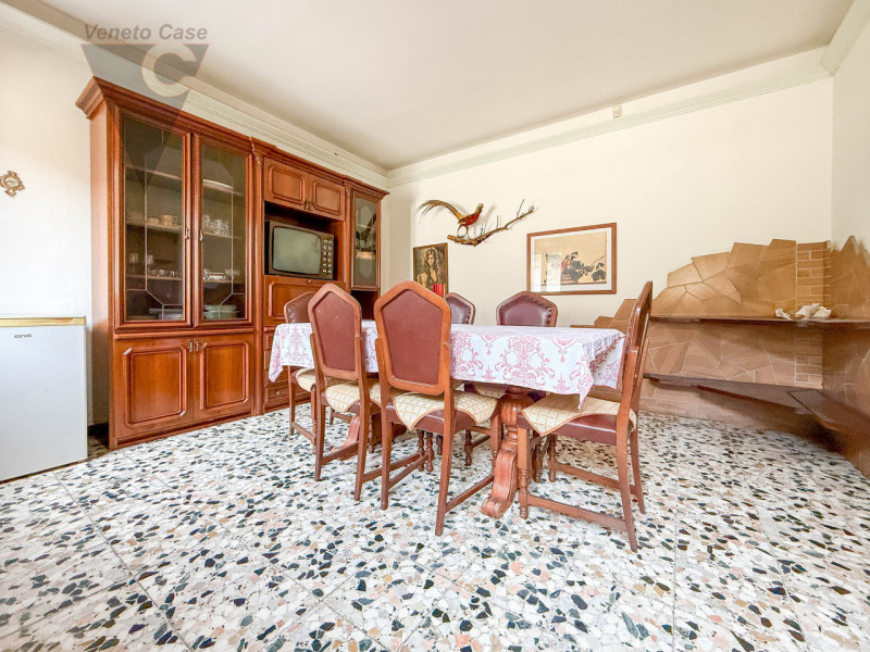 LOCALITA' CARPANE - CASA SINGOLA
Proponiamo in vendita, nella località Carpane, una casa singola ...