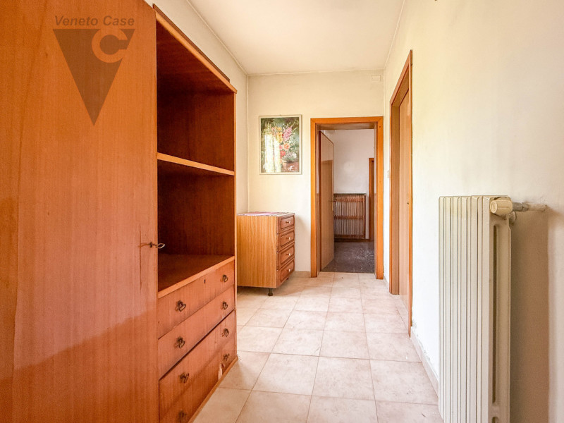 LOCALITA' CARPANE - CASA SINGOLA
Proponiamo in vendita, nella località Carpane, una casa singola ...