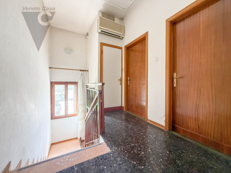 LOCALITA' CARPANE - CASA SINGOLA
Proponiamo in vendita, nella località Carpane, una casa singola ...