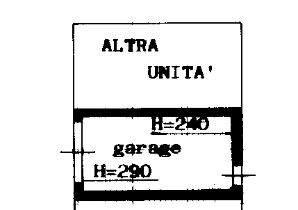 COMPOSIZIONE:
Proponiamo in vendita porzione di bifamiliare sviluppata su due livelli. L'atrio d'...