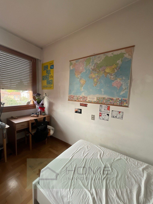 Affittasi Posto letto in stanza doppia con un altra ragazza. Luminoso e spazioso appartamento in ...