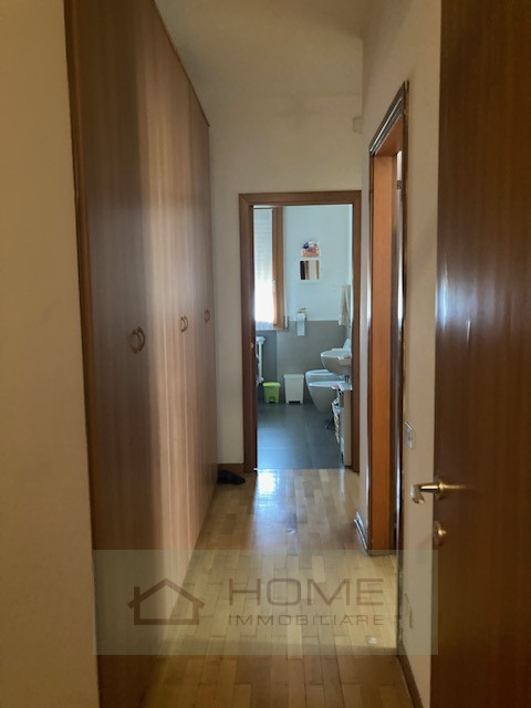 Luminoso e spazioso appartamento in affitto situato nella zona di Facciolati a Padova, completame...