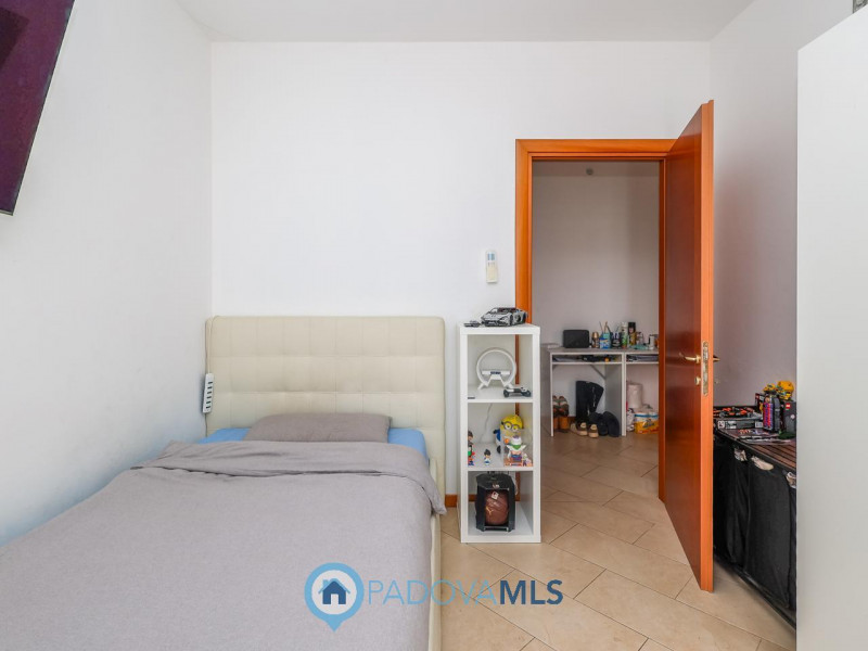 Immobile in esclusiva al Gruppo Padova MLS
In una delle zone residenziali più tranquille e richie...