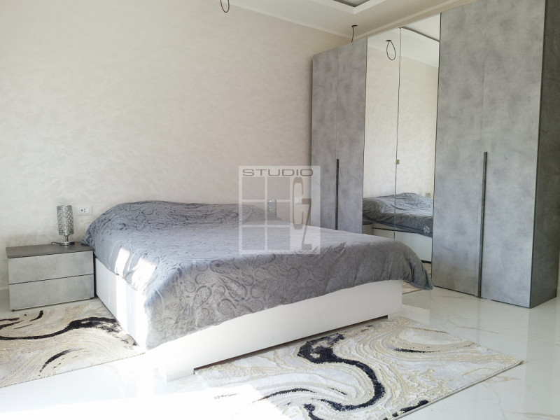 Proponiamo in vendita un elegante appartamento 125 mq situato nel cuore di Loreggia, nella zona c...