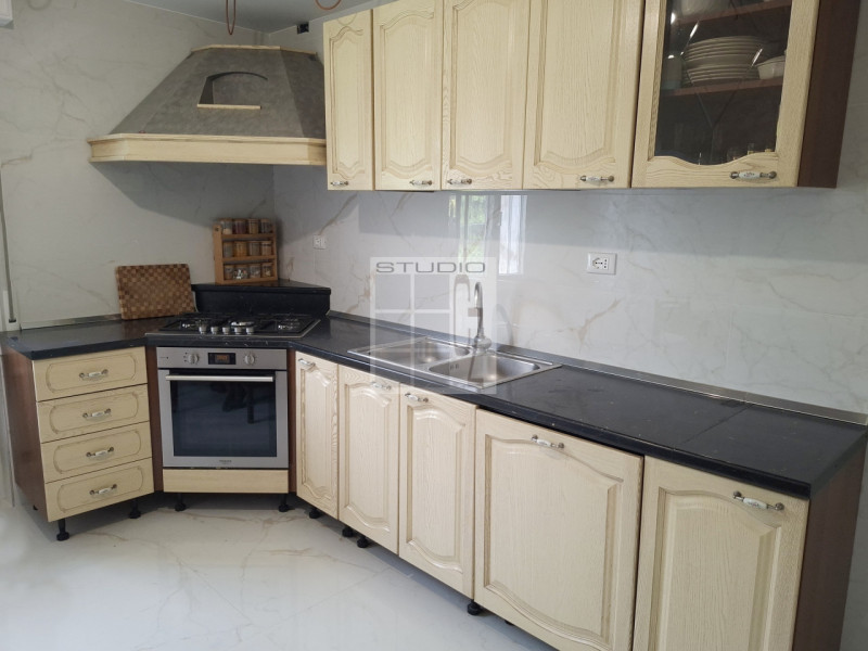 Proponiamo in vendita un elegante appartamento 125 mq situato nel cuore di Loreggia, nella zona c...