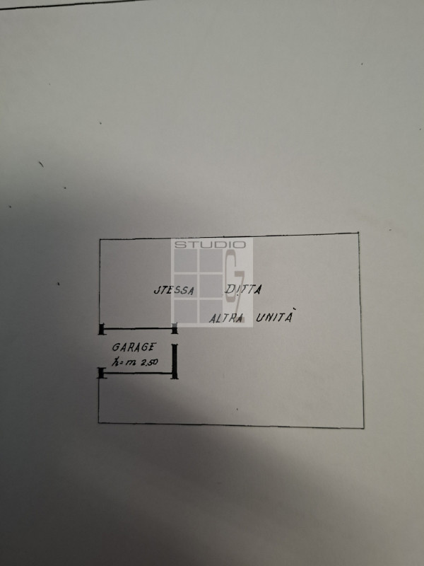 Proponiamo in vendita un elegante appartamento 125 mq situato nel cuore di Loreggia, nella zona c...