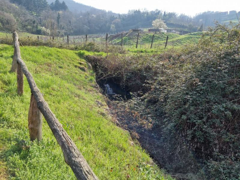 Castelnuovo di Teolo (PD), sita in piacevole posizione panoramica ed abbastanza isolata, proponia...