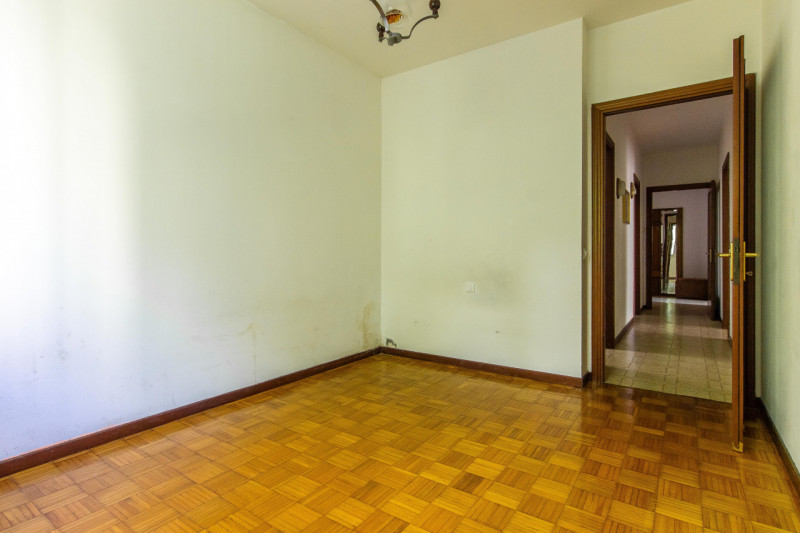 Appartamento sito al secondo piano e dotato di ascensore.
L’immobile è composto da un ingresso, s...