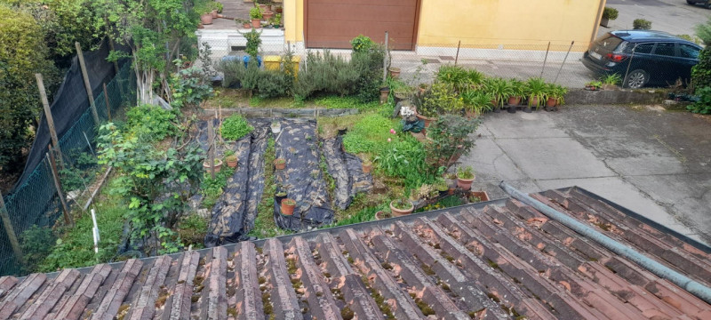 Scoprite un'opportunità unica con questo splendido palazzo situato nel centro storico di Castello...