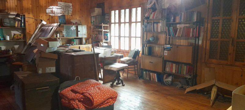 Scoprite un'opportunità unica con questo splendido palazzo situato nel centro storico di Castello...